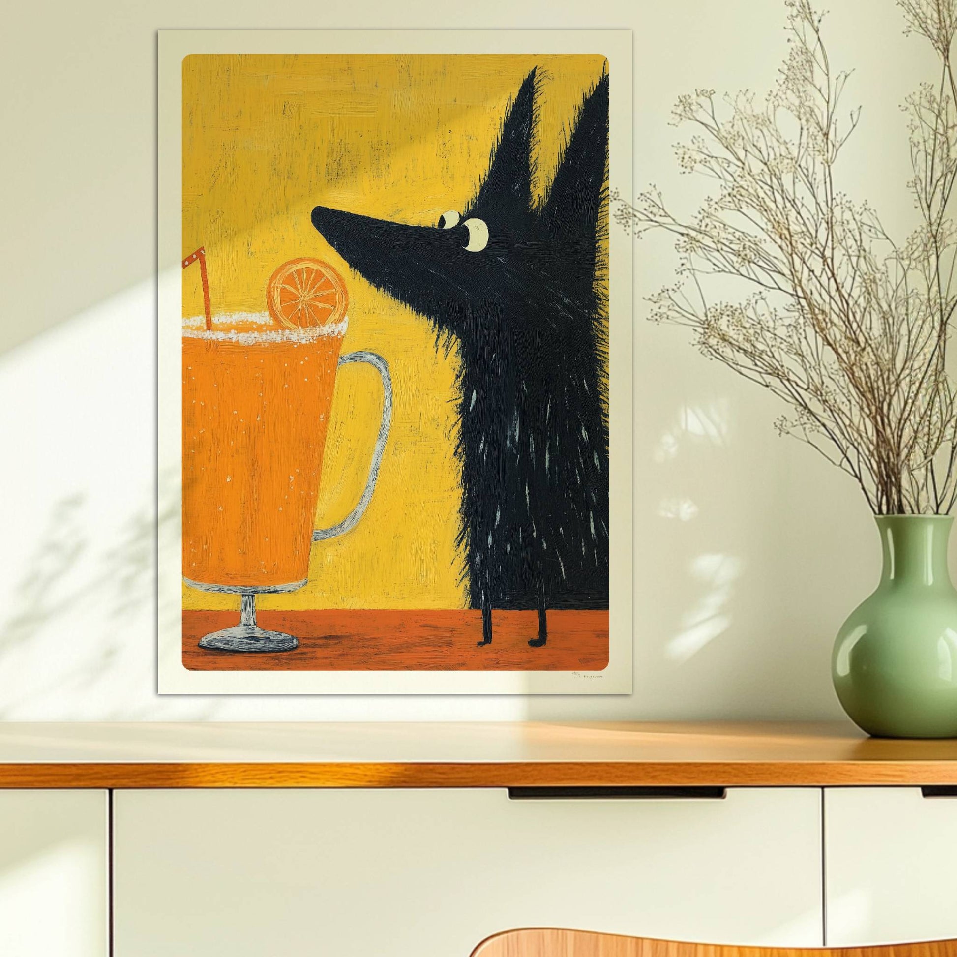 Schwarzer Hund mit Orangen-Saftgetränk. Ohne Rahmen 50x70