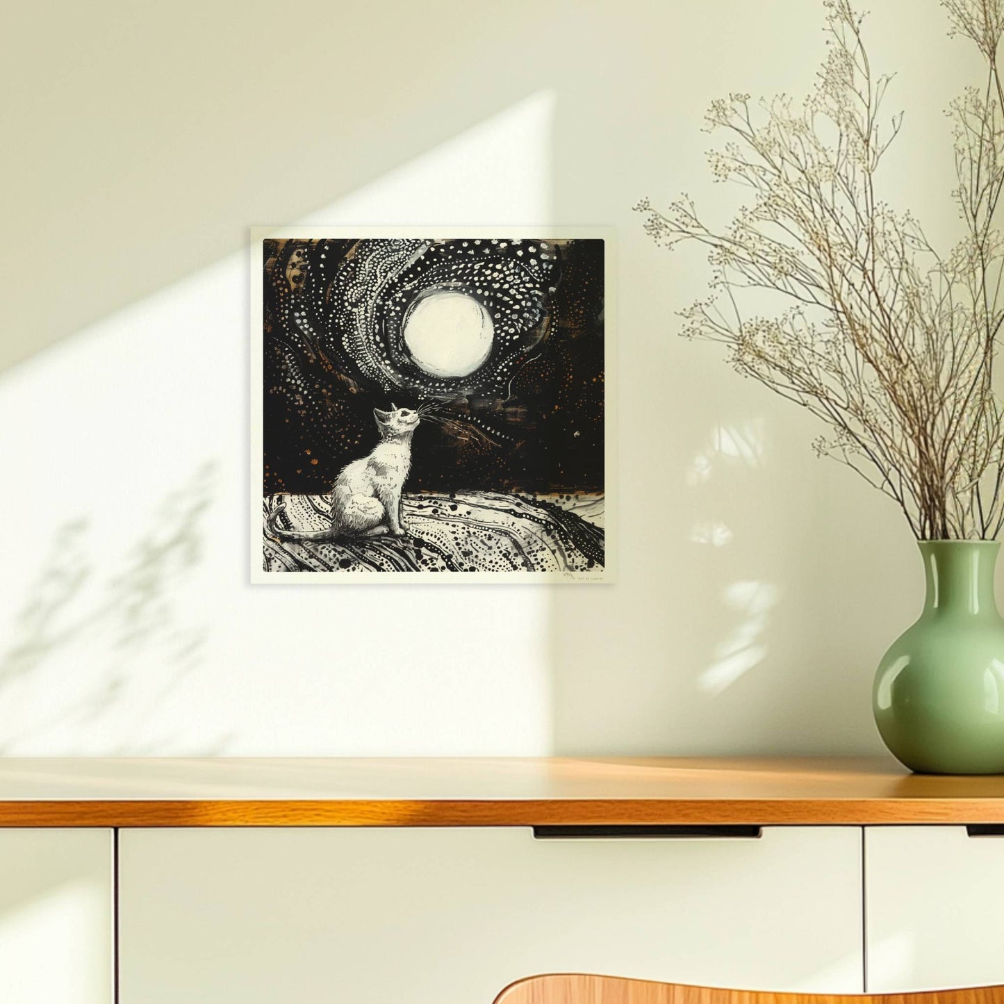 Schwarze Katze mit goldenen Augen und Regentropfen. Ohne Rahmen 30x30