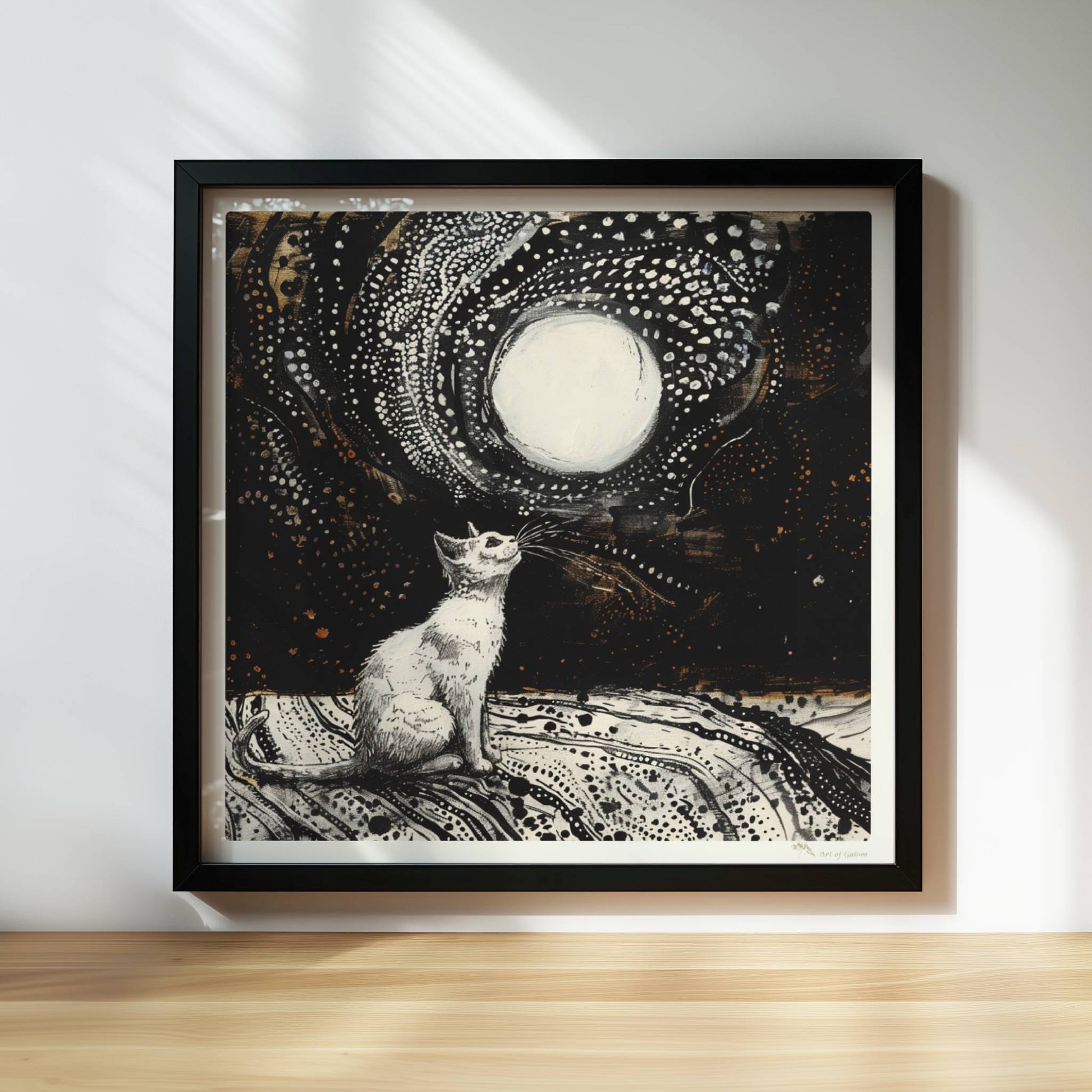 Schwarze Katze mit goldenen Augen und Regentropfen. Rahmen schwarz 30x30
