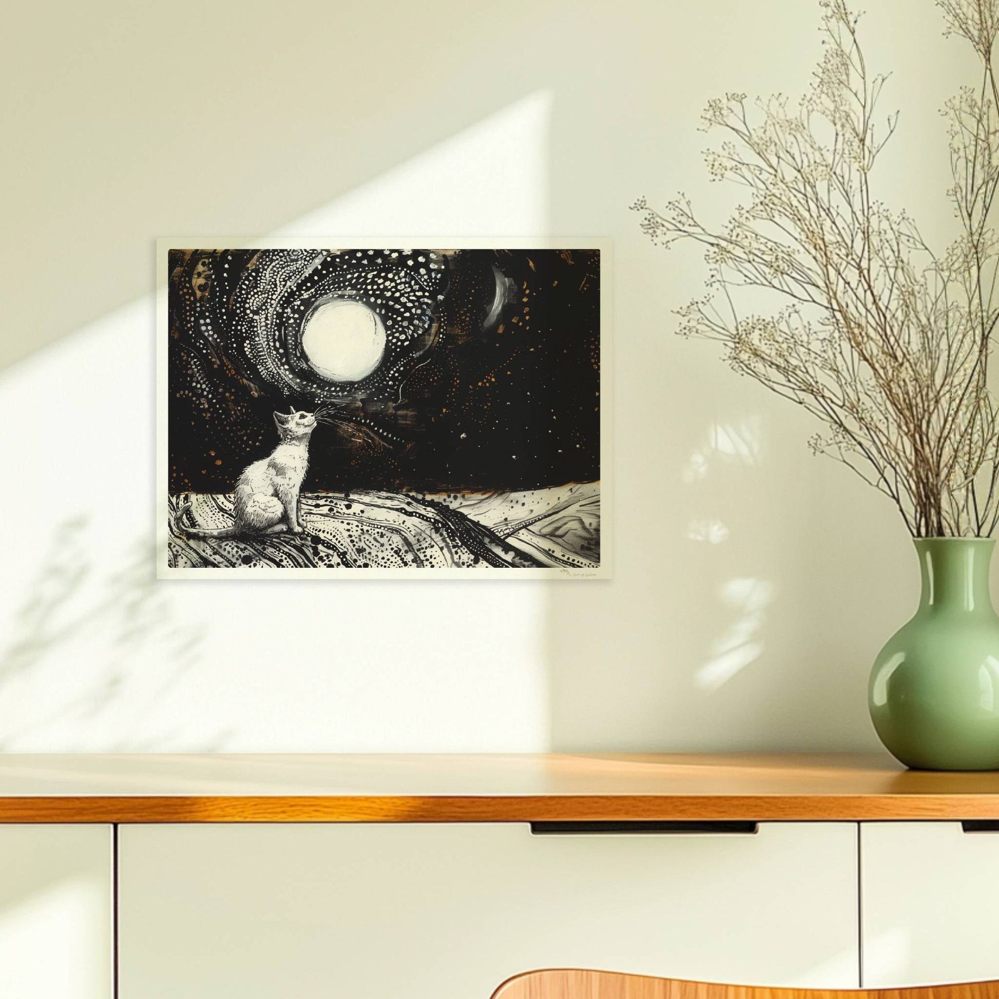 Schwarze Katze mit goldenen Augen und Regentropfen. Ohne Rahmen 40x30