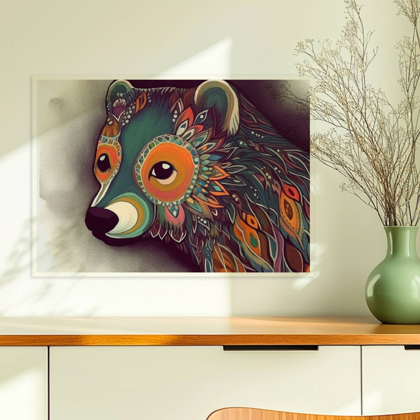 Bär mit leuchtenden Ornamenten auf dunklem Hintergrund, im fantasievollen Stil illustriert.. Ohne Rahmen 70x50