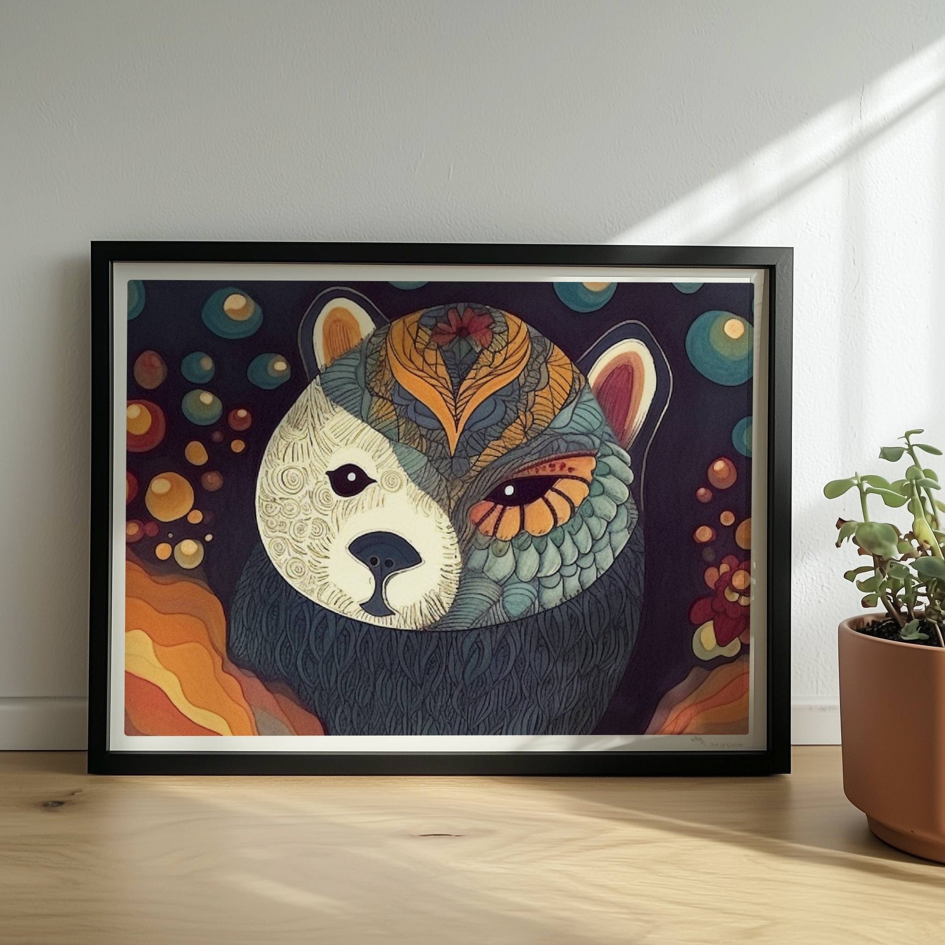 Bär mit grafischem Muster in ruhigem Farbkontrast.. Rahmen schwarz 40x30