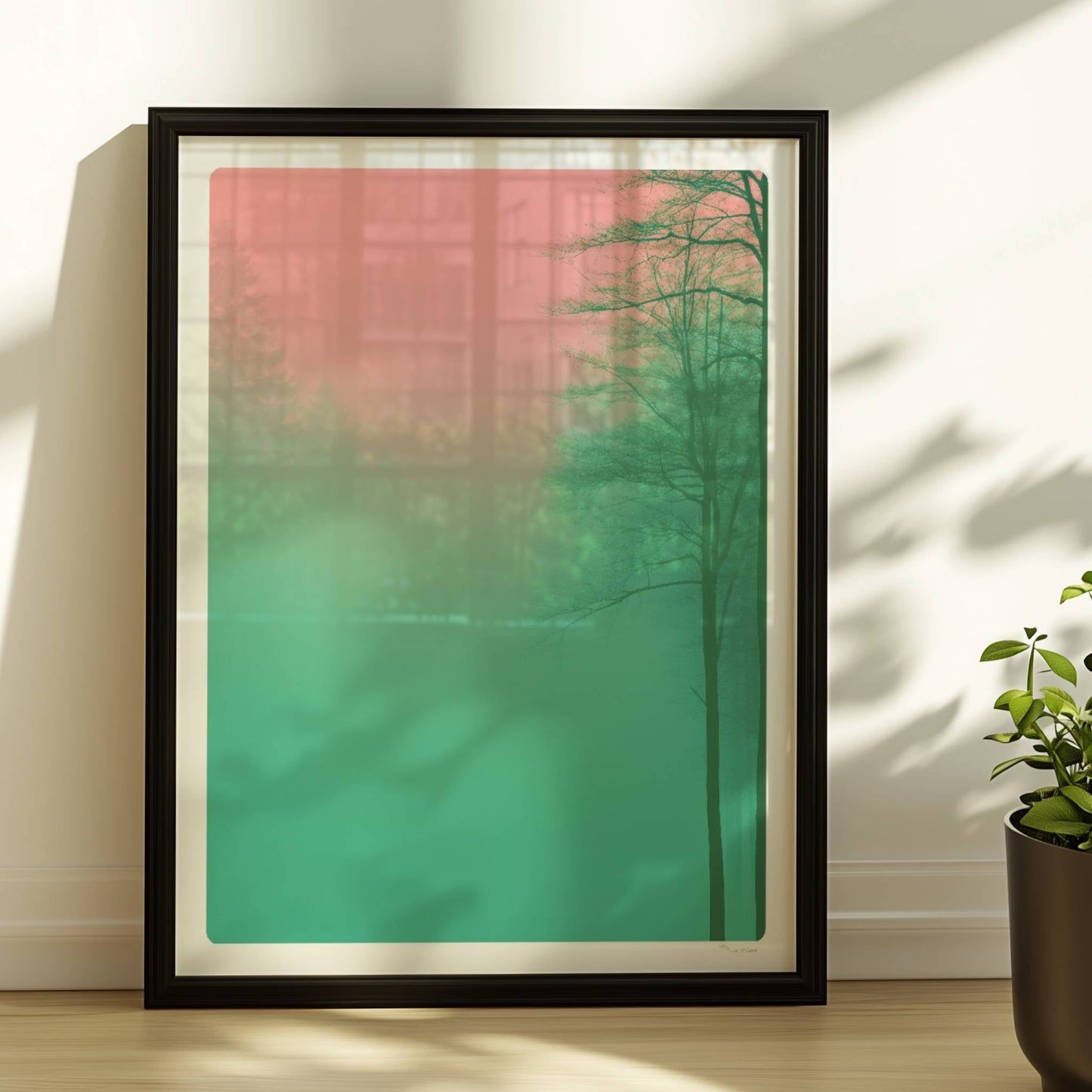 Waldlandschaft mit Bäumen im pinkgrünen Nebel.. Rahmen schwarz 30x40