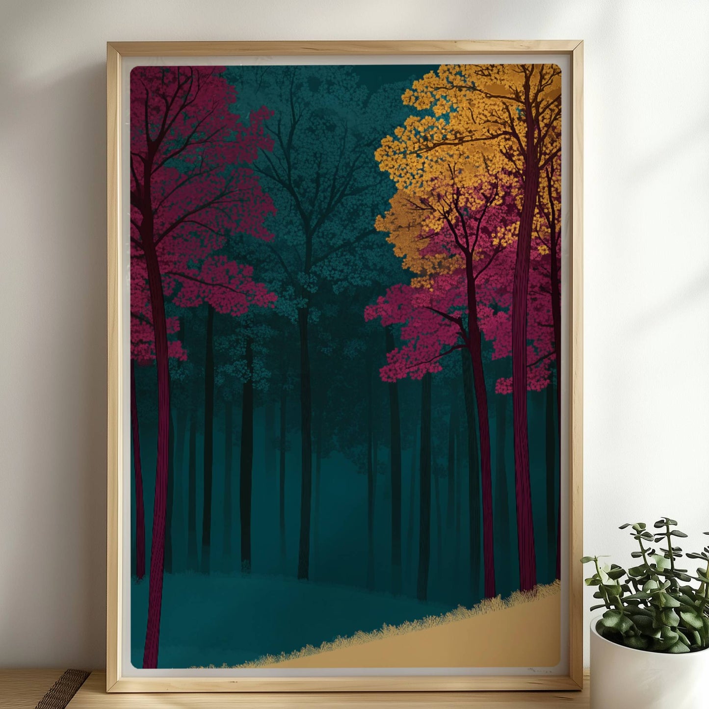 Waldhang mit kräftig rosa und gelben Bäumen.. Rahmen natur 50x70
