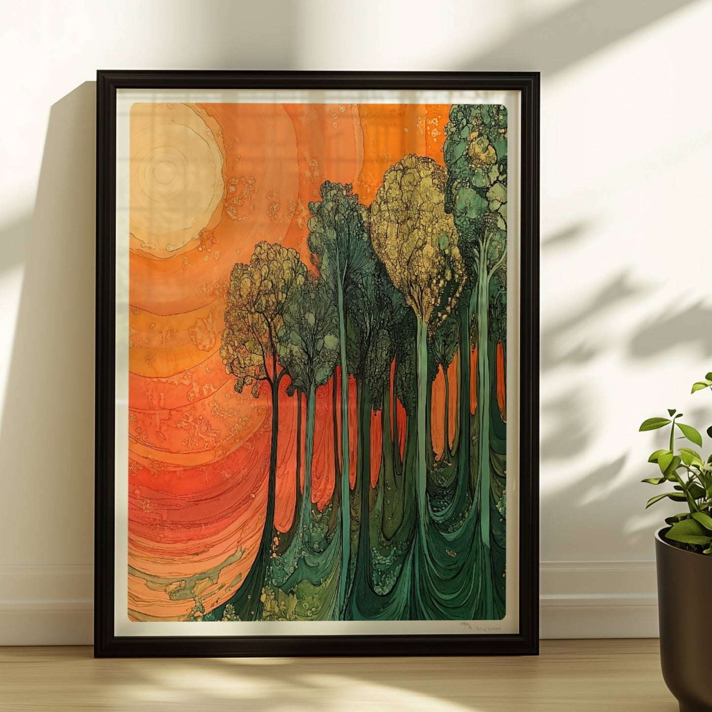 Surreale Waldszene in leuchtendem Orange und Grün mit warmem Licht und fantastischen Formen.. Rahmen schwarz 30x40