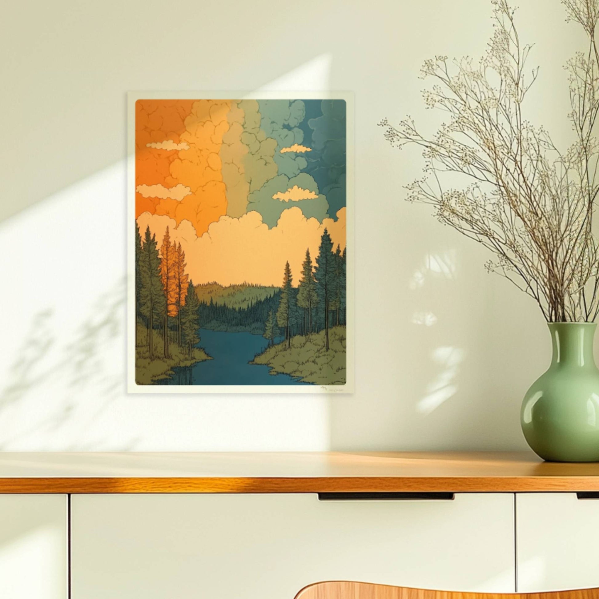 Sonnenuntergang über ruhigem Fluss, umgeben von Kiefernwald in warmen Orangetönen und grünen Reflexionen.. Ohne Rahmen 30x40