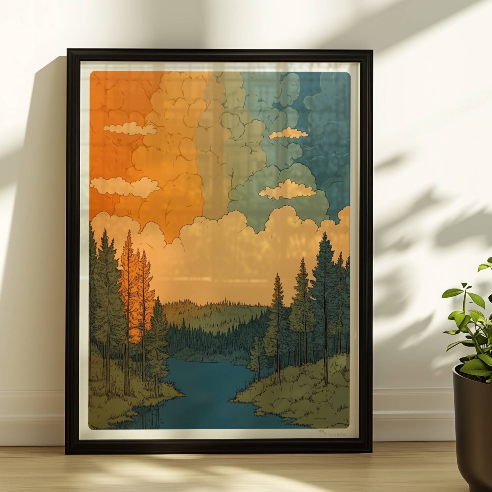 Sonnenuntergang über ruhigem Fluss, umgeben von Kiefernwald in warmen Orangetönen und grünen Reflexionen.. Rahmen schwarz 30x40