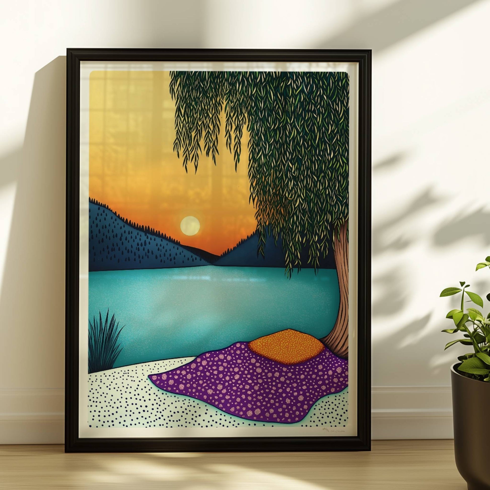 Abendliche Erholung am See mit ruhigem Wasser, warmem Licht und sanftem Himmel im Hintergrund.. Rahmen schwarz 30x40