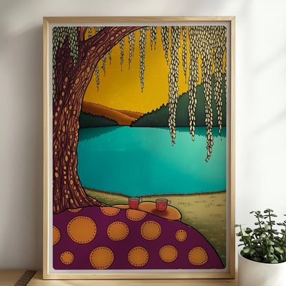 Picknick am See mit ruhigem Wasser und natürlicher Uferlandschaft, sonniger Himmel und friedliche Atmosphäre.. Rahmen natur 50x70