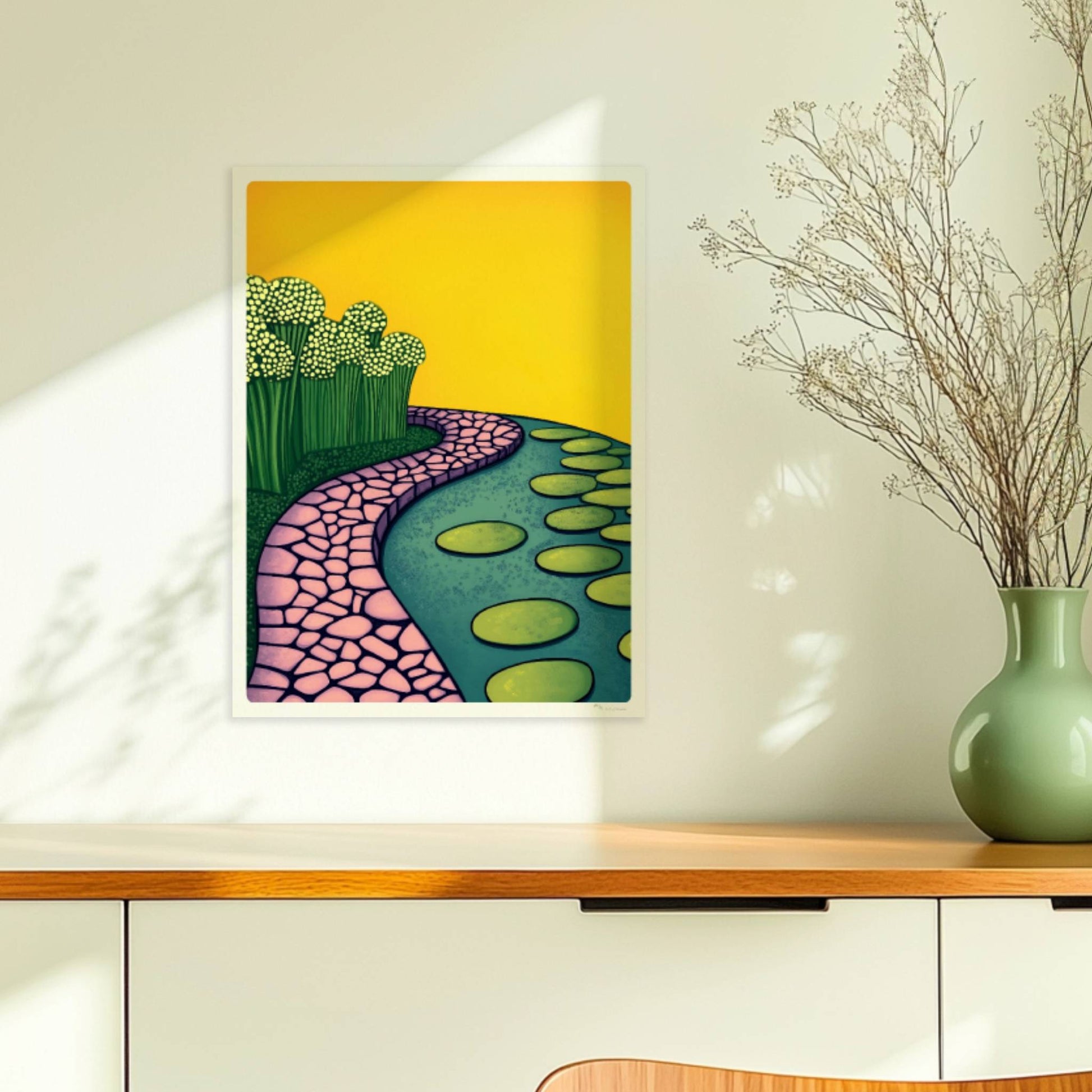 Naturpfad mit Wasserlilien entlang eines ruhigen Teiches, blauer Himmel und friedliche Landschaft.. Ohne Rahmen 30x40