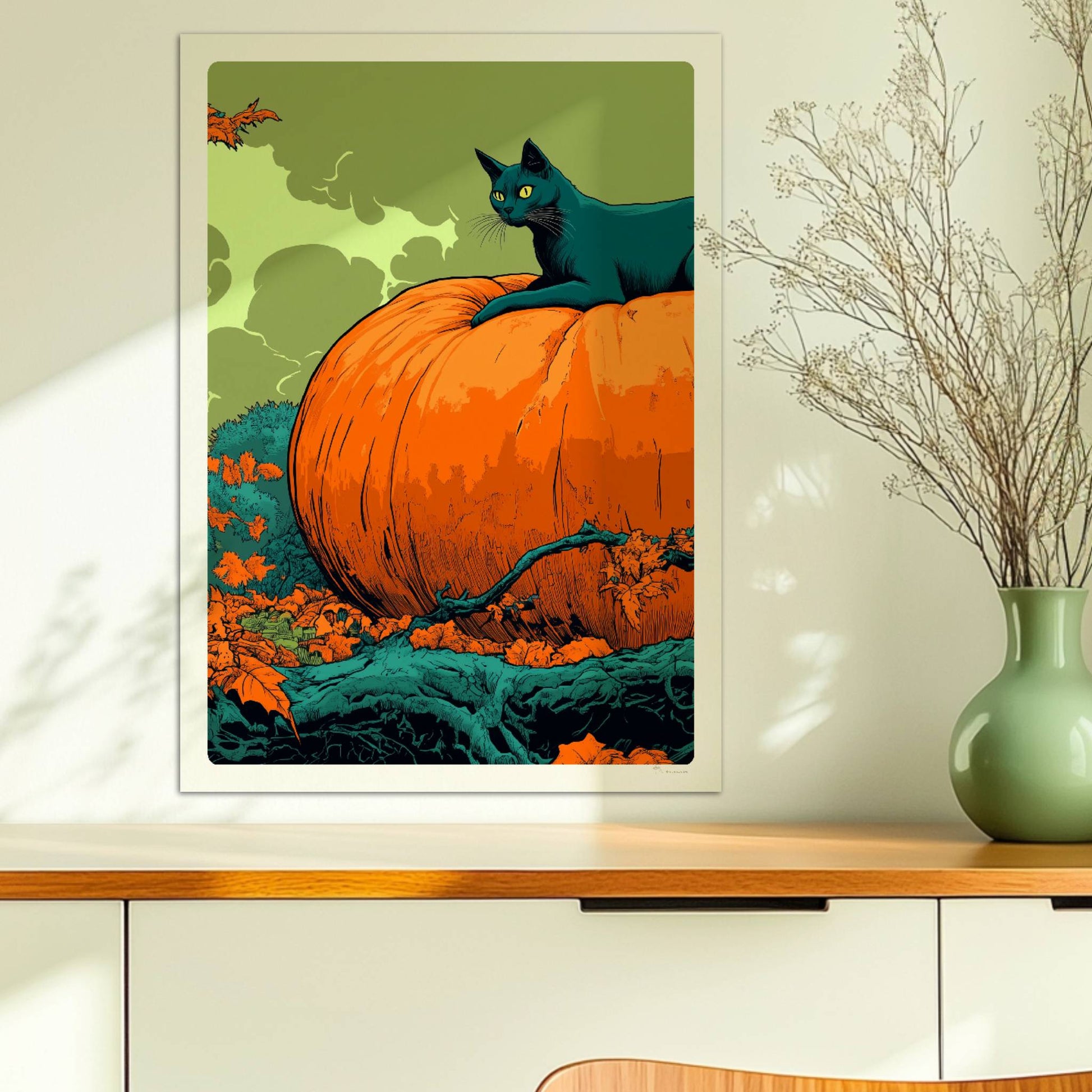 Schwarze Katze liegt auf großem Kürbis im herbstlichen Wald mit geheimnisvoller Atmosphäre.. Ohne Rahmen 50x70