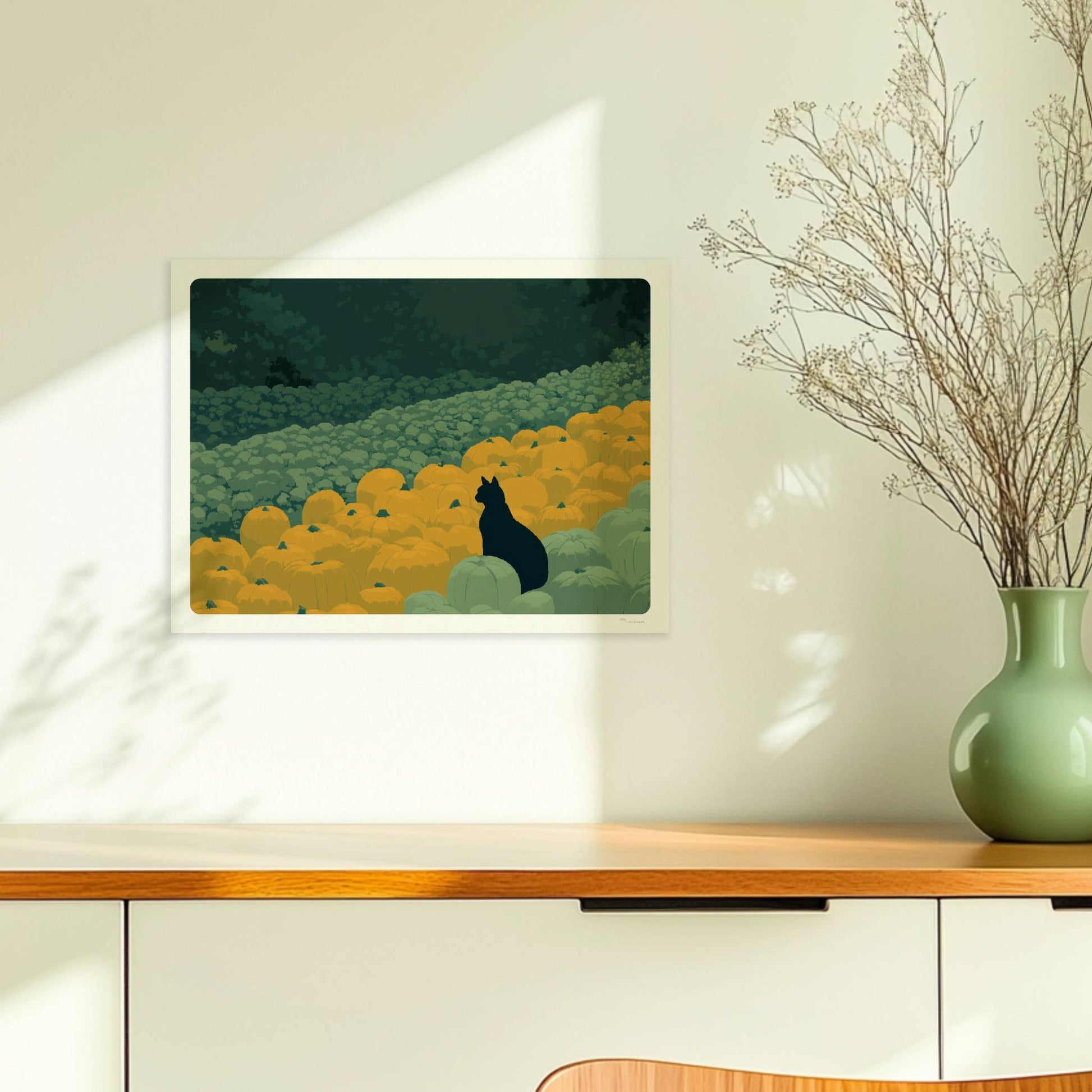 Schwarze Katze wandert durch einen Weg aus Kürbissen bei aufgehendem Mond – mystische Waldszene.. Ohne Rahmen 40x30