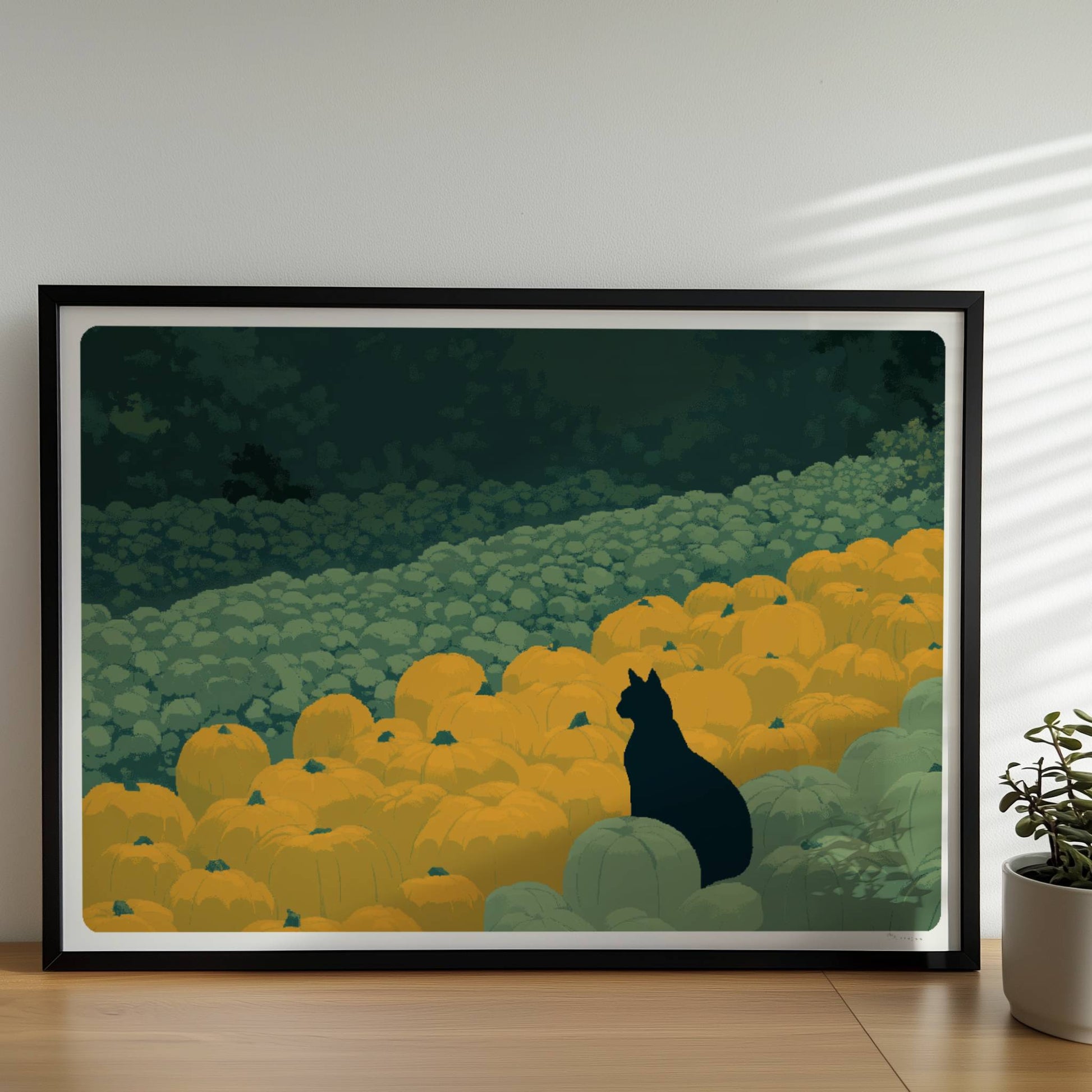 Schwarze Katze wandert durch einen Weg aus Kürbissen bei aufgehendem Mond – mystische Waldszene.. Rahmen schwarz 70x50