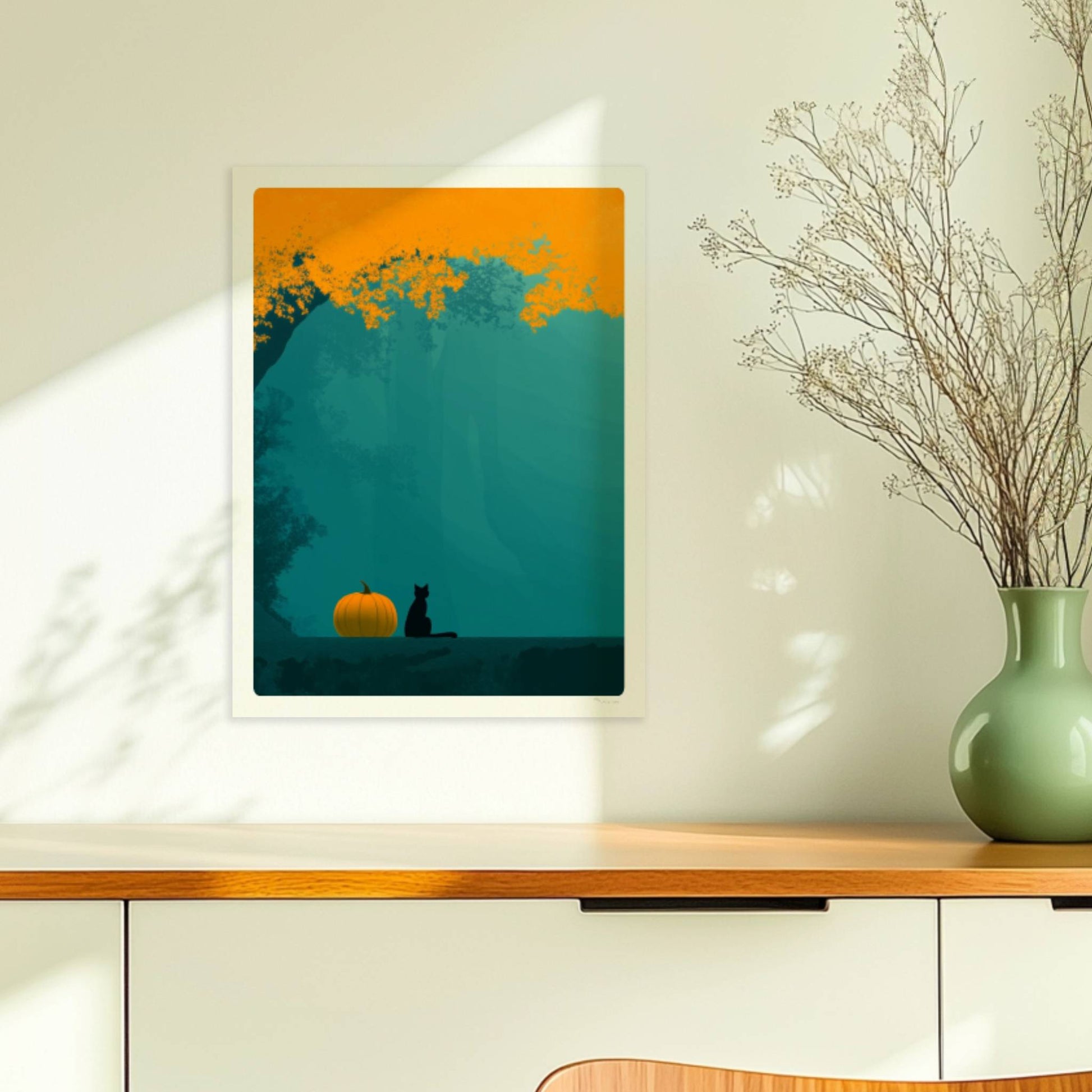 Kleiner Kürbis am Waldrand mit kräftigem Farbspiel aus Orange und Türkis in herbstlicher Stimmung.. Ohne Rahmen 30x40