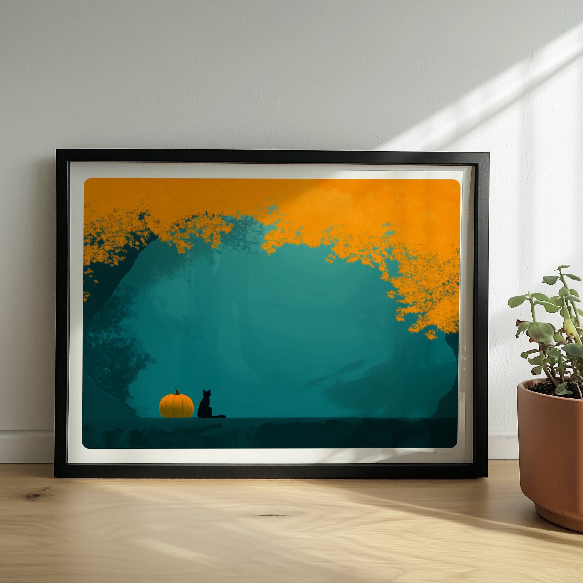 Kleiner Kürbis am Waldrand mit kräftigem Farbspiel aus Orange und Türkis in herbstlicher Stimmung.. Rahmen schwarz 40x30