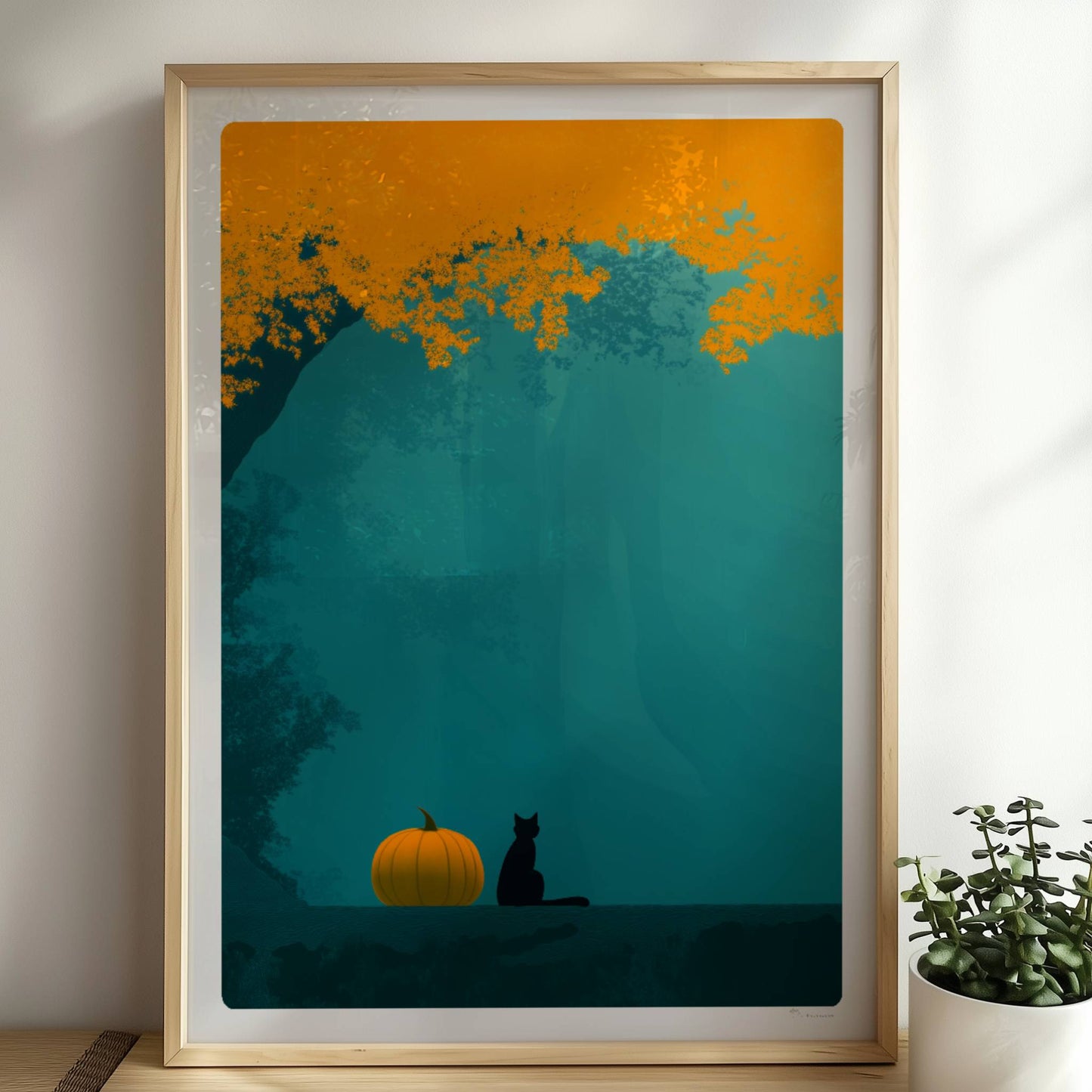 Kleiner Kürbis am Waldrand mit kräftigem Farbspiel aus Orange und Türkis in herbstlicher Stimmung.. Rahmen natur 50x70