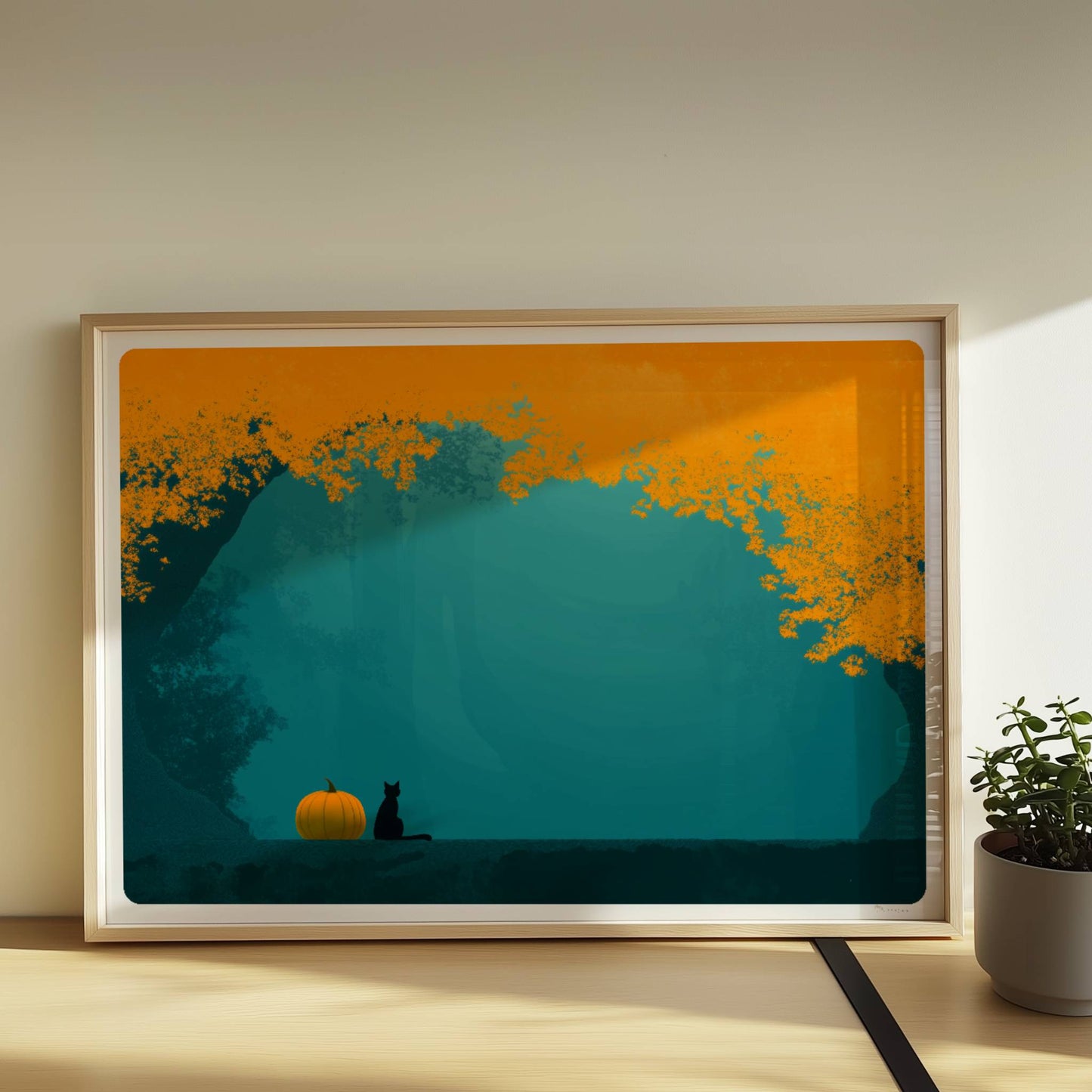 Kleiner Kürbis am Waldrand mit kräftigem Farbspiel aus Orange und Türkis in herbstlicher Stimmung.. Rahmen natur 70x50