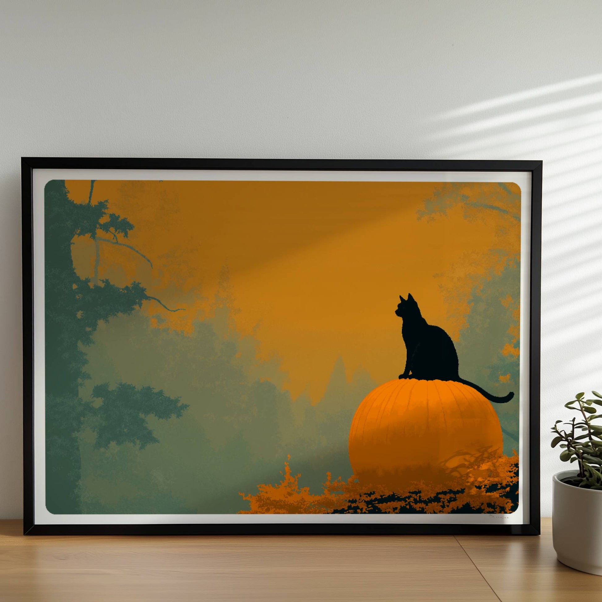 Schwarze Katze auf großem Kürbis in einem mystischen Wald, goldenes Licht durch die Bäume.. Rahmen schwarz 70x50