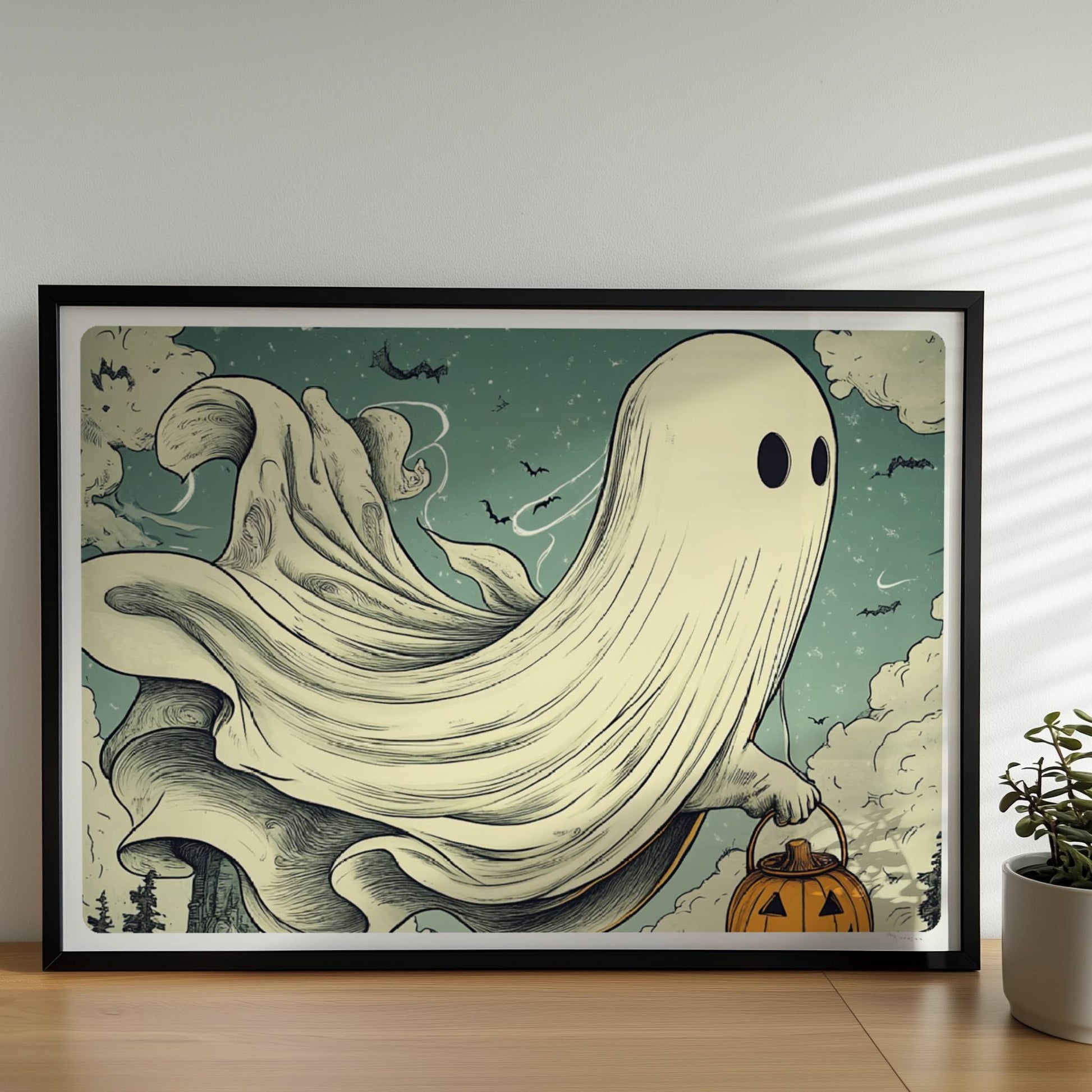 Ein Geist mit leuchtendem Kürbiskorb gleitet über einen nebligen Pfad im Wald, geheimnisvoll und verspielt.. Rahmen schwarz 70x50