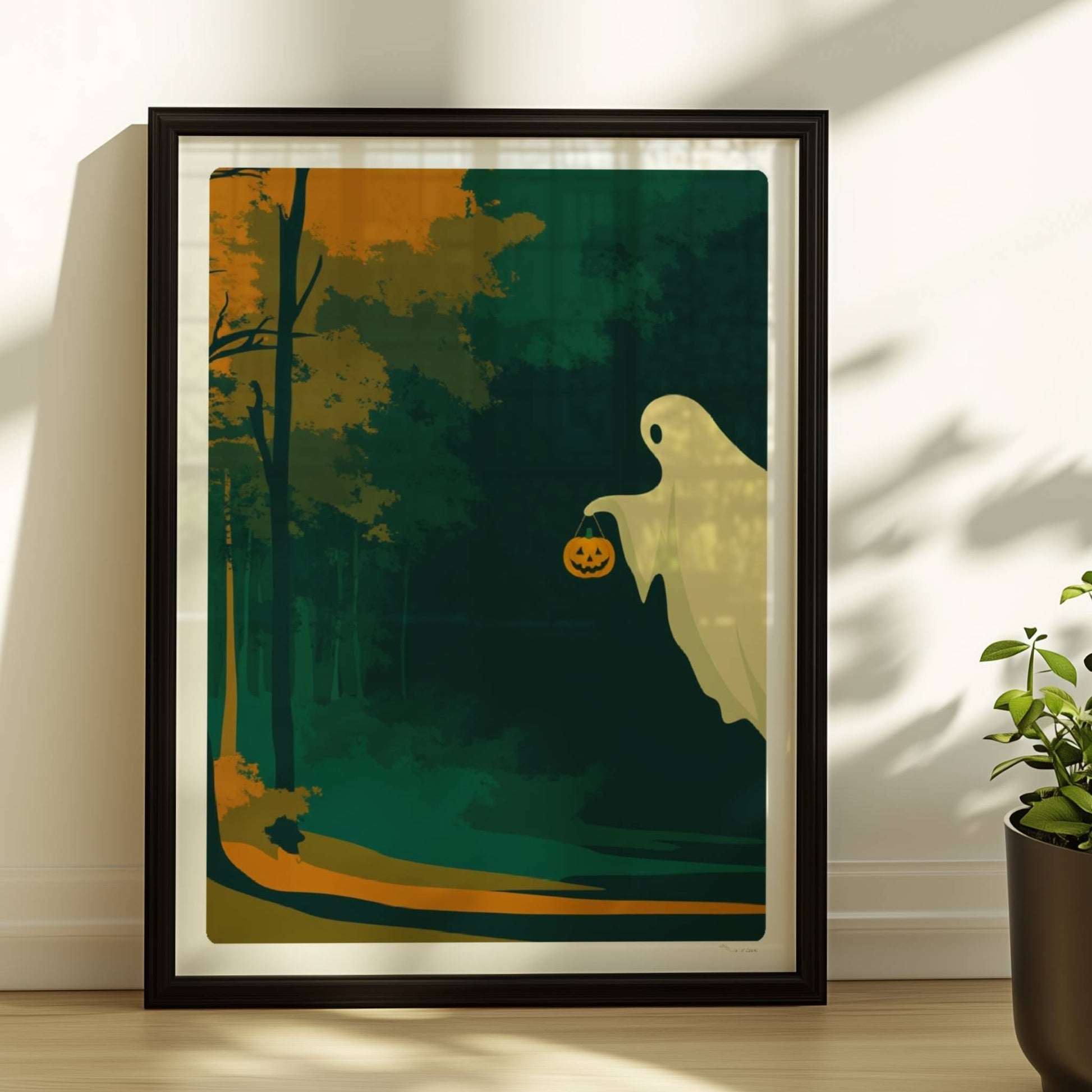 Ein süßes Geistwesen fliegt durch einen herbstlich beleuchteten Wald mit orangefarbenem Licht.. Rahmen schwarz 30x40