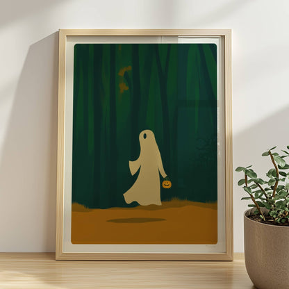 Ein weißes Wesen wandert alleine durch einen dichten, dunklen Wald – ruhig und geheimnisvoll.. Rahmen natur 30x40