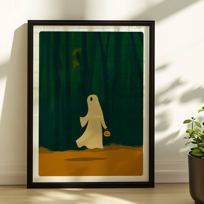 Ein weißes Wesen wandert alleine durch einen dichten, dunklen Wald – ruhig und geheimnisvoll.. Rahmen schwarz 30x40